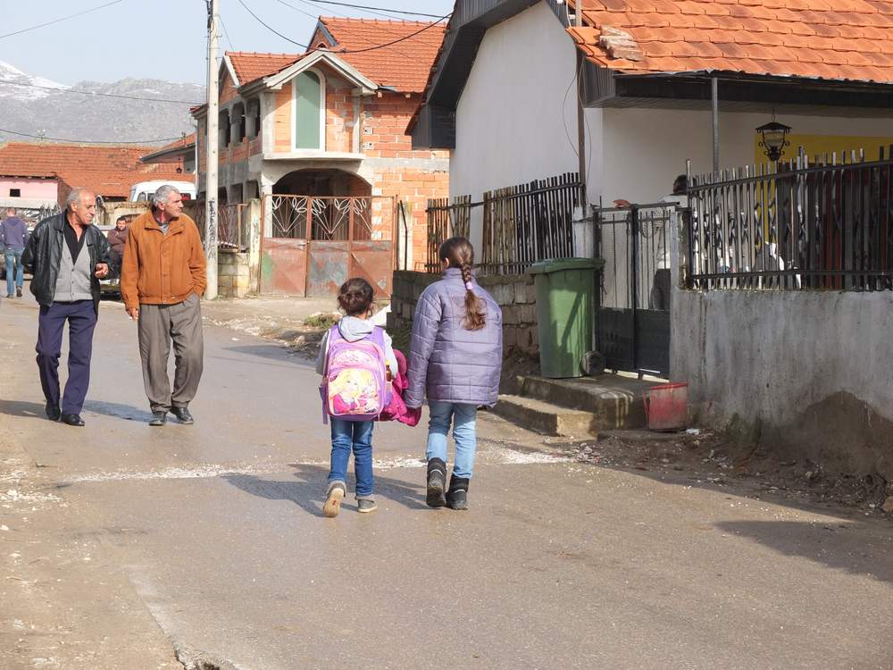 On the outskirts of Prilep, nearly 7,000 Roma familes are living in poverty with 70% surviving on social benefits.