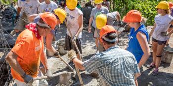 Volunteer group, El Salvador