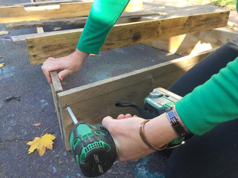 Securing frame of a pallet Christmas tree