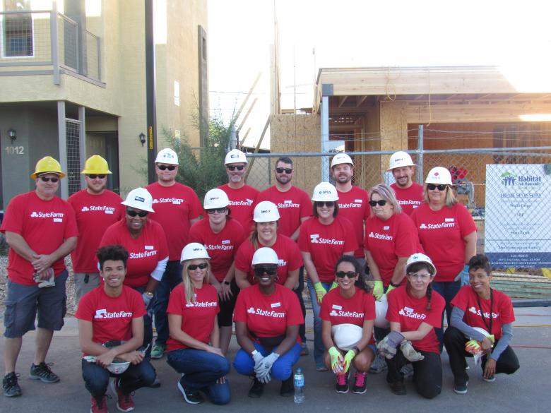 State Farm Habitat volunteers