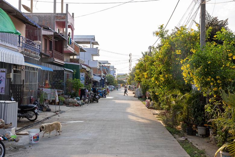 Ponler Prek Preah Sdach informal settlement in Battambang, Cambodia