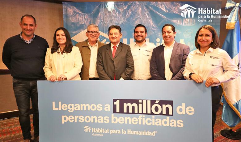 Miembros de la Junta Directiva y colaboradores de Hábitat para la Humanidad Guatemala