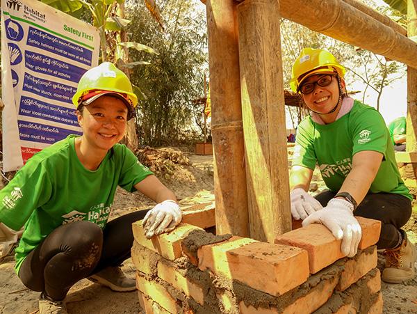 Tammy Hoy (R) and another Hong Kong volunteer in Myanmar